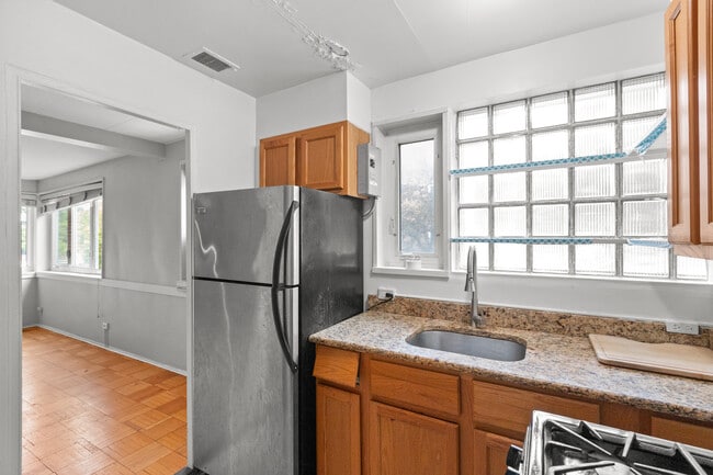 Foto del edificio - 7206 Oak Ave