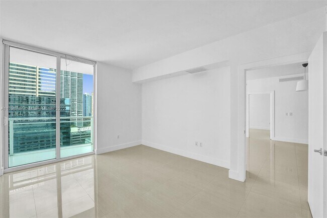 Foto del edificio - 950 Brickell Bay Dr