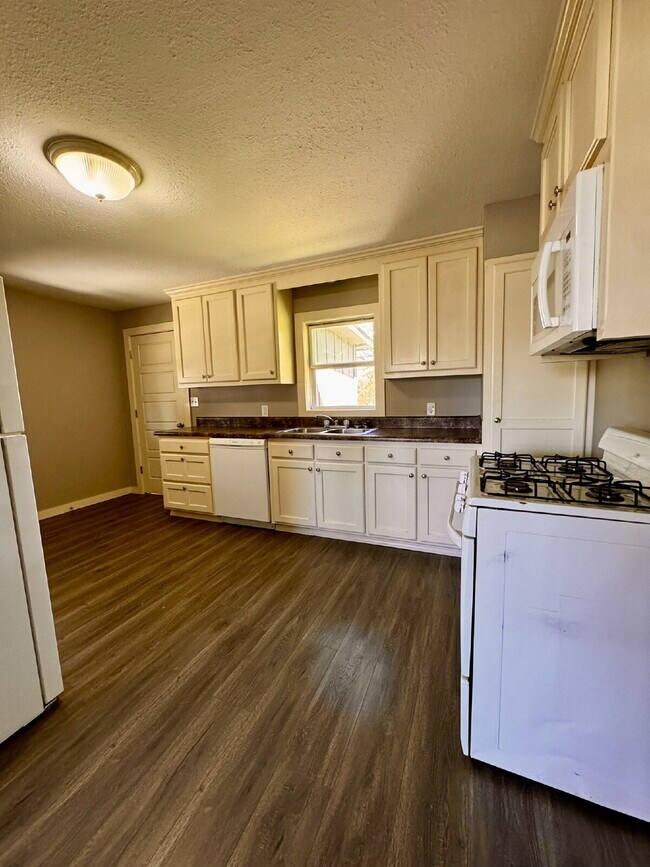 Foto del edificio - 803 E Greenfield St