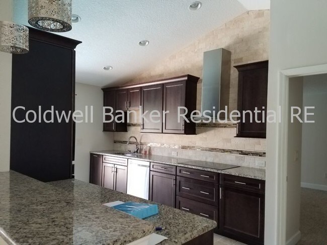 Building Photo - 8019 N Madeira Ct