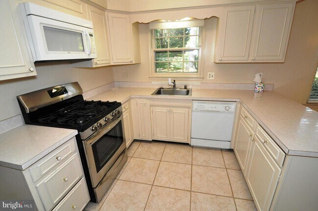 Building Photo - 4916 Andrea Ave