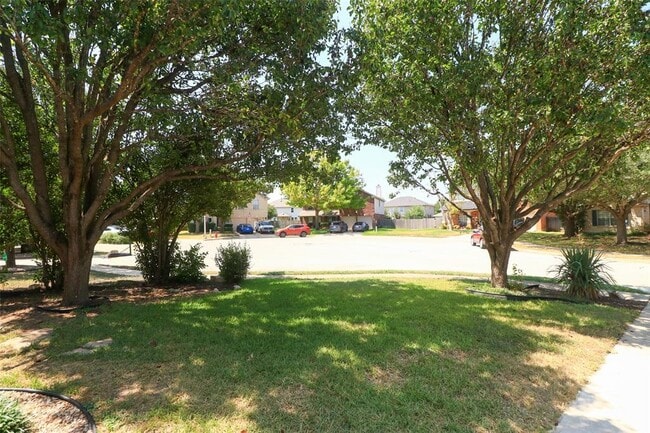 Foto del edificio - 1208 Heritage Hill Cove