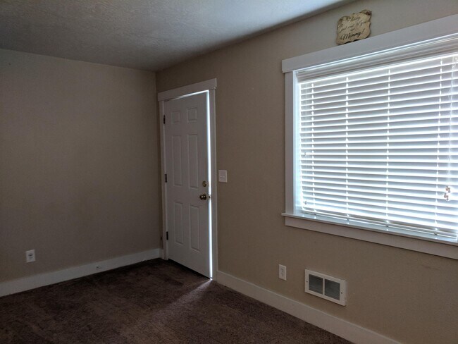 Foto del edificio - 2 Big River Rd