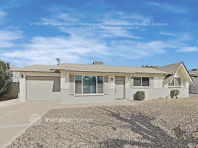 Building Photo - 8746 E Palm Ln