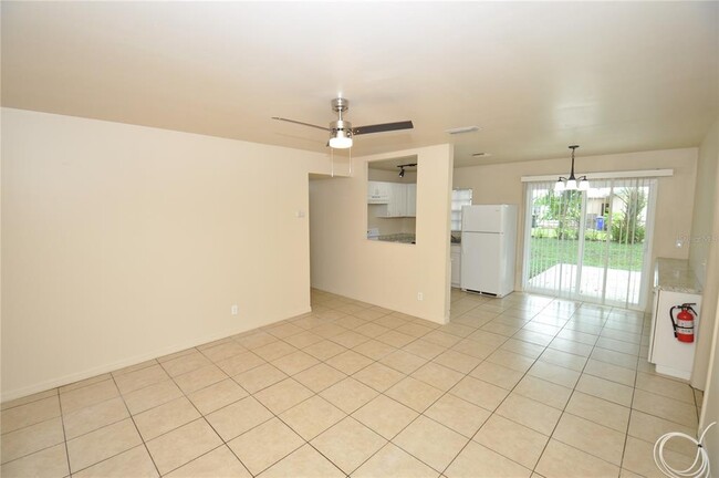 Building Photo - 1625 Pineberry St