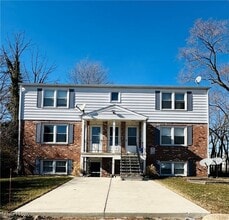 Building Photo - 4780 Pin Oak Dr Building Photo - 4780 Pin Oak Dr