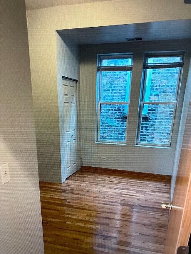 Foto del edificio - 2708 W Maypole Ave