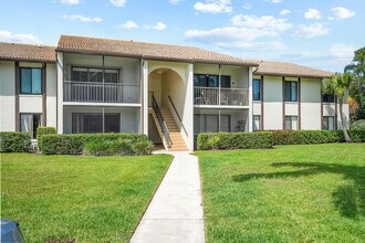 Building Photo - 1605 SW Silver Pine Way