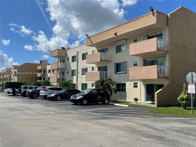 Building Photo - 10300 Coral Wy