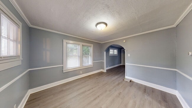 Building Photo - 2 Bedroom on a Corner Lot