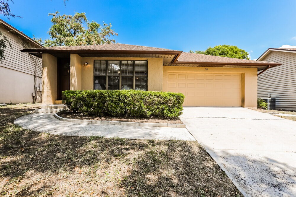 Foto principal - 542 Lake Doe Blvd