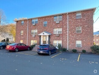 Building Photo - 2 Colonial Village Dr