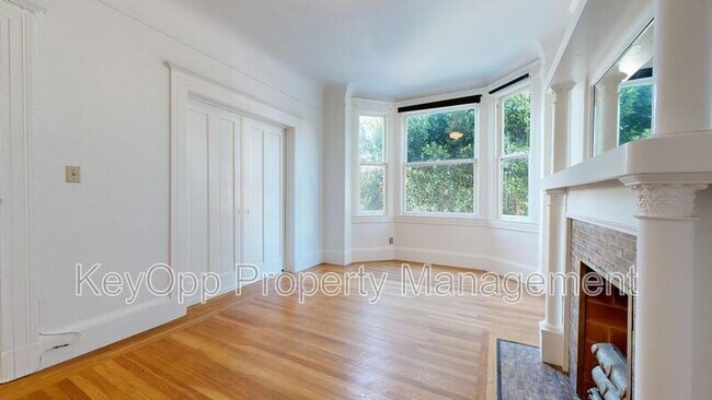 Building Photo - 1457 Hyde St
