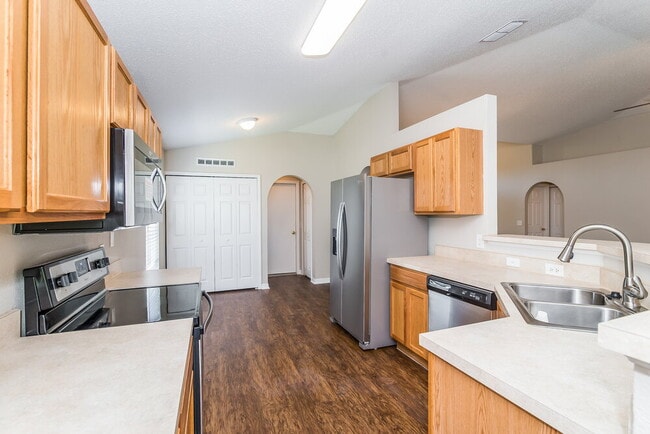 Building Photo - 9341 Thunderbolt Dr