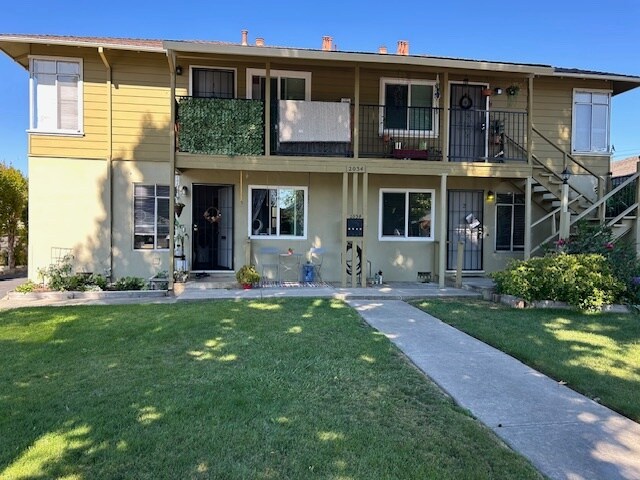 Building Photo - 2034 Johnston Ave