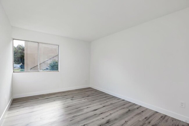 Building Photo - 3516 Del Sol Blvd