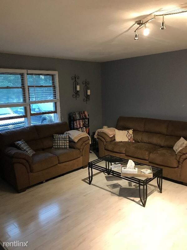 Primary Photo - 2 br, 1 bath House - 611 W Bloomfield Ave
