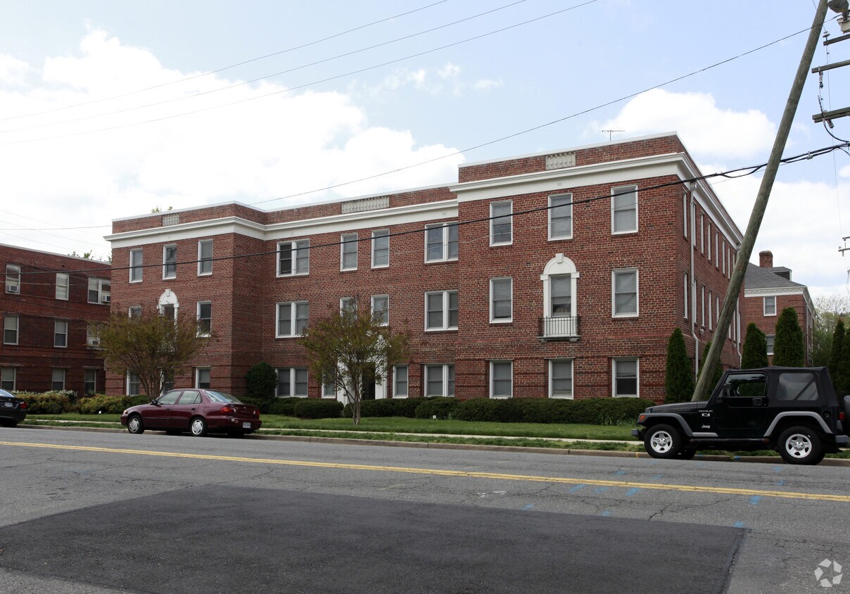 Primary Photo - BEARINGS NORTH CONDOMINIUM