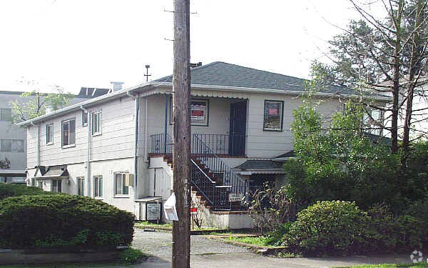 Building Photo - 1930 Haste St
