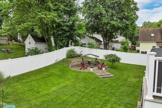 Building Photo - 17 Prospect St