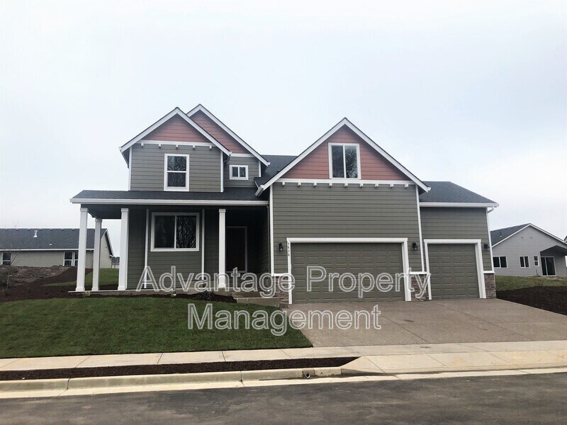 Foto principal - 5836 NE Chandra Ct