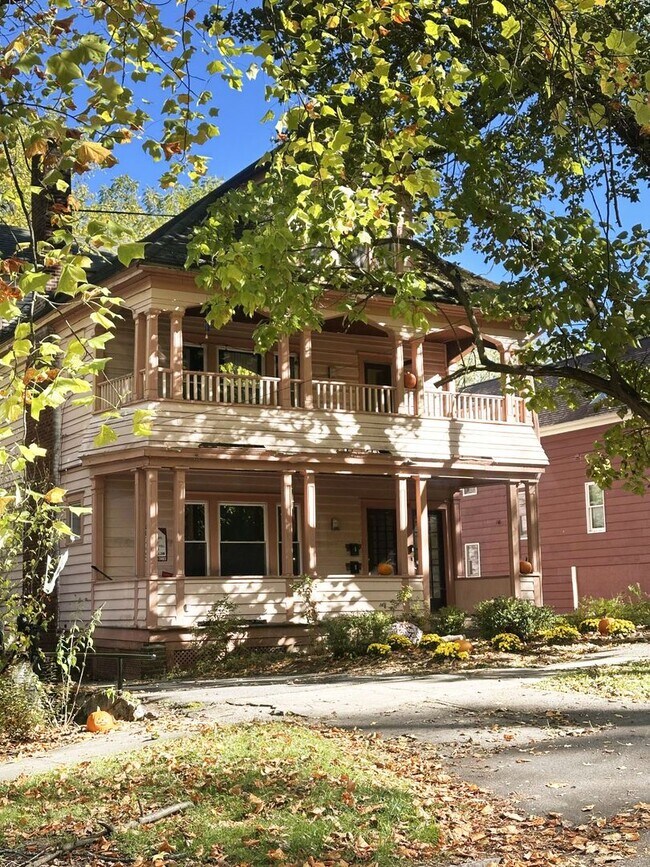 Building Photo - 853 Maryland Ave