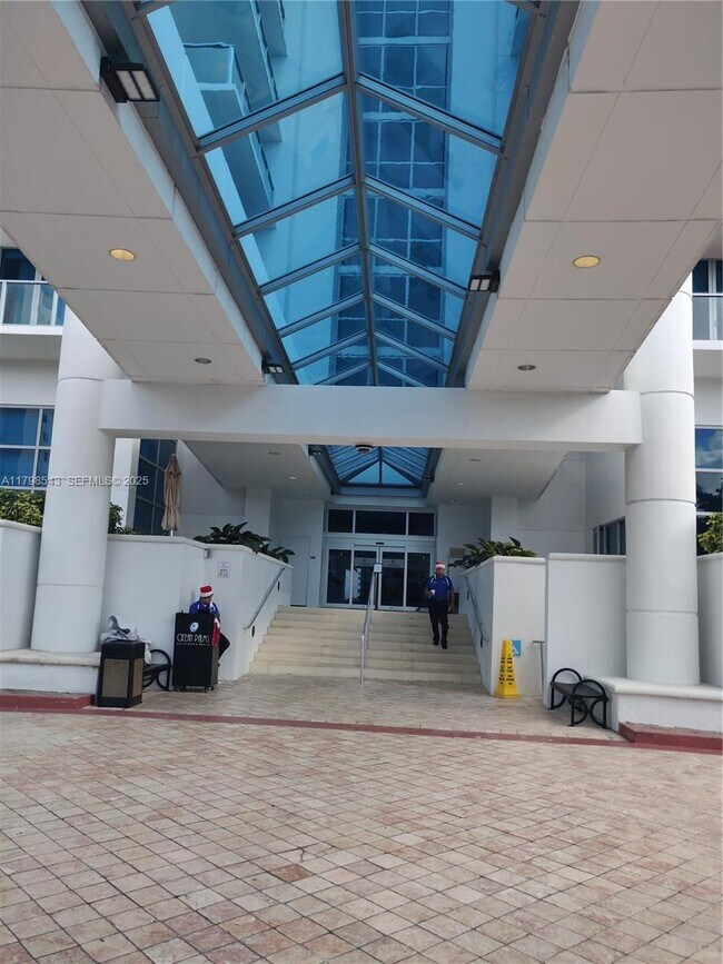 Foto del edificio - 3101 S Ocean Dr