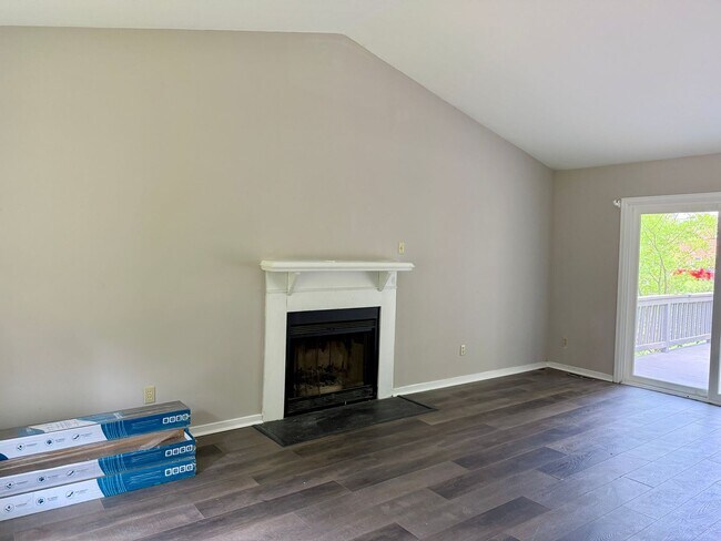 Foto del edificio - Adorable Recently Renovated 3 Bed 1.5 Bath Home $2395