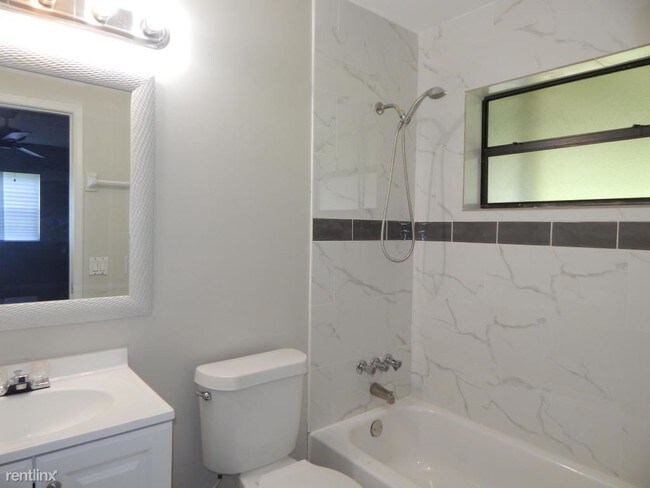 Building Photo - 5900 Barbados Way W