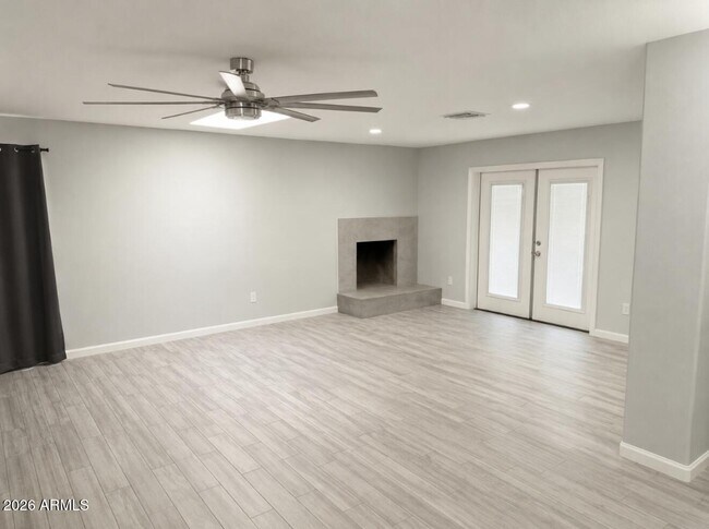 Building Photo - 1243 E Riviera Dr