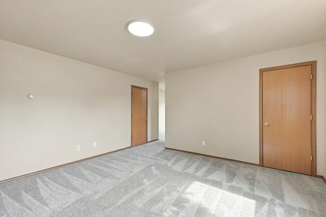 Building Photo - 800 N Regal Ct