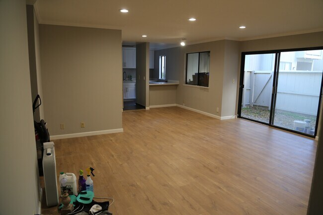 Building Photo - 970 Kiely Blvd