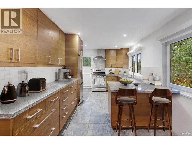 Photo du bâtiment - 6260 St Georges Ave