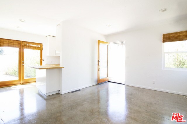 Foto del edificio - 3206 Silver Lake Blvd