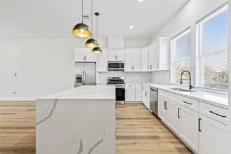 Building Photo - 3601 Rebecca St