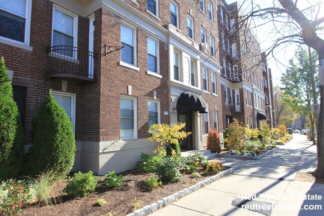 Building Photo - 127 Washington St