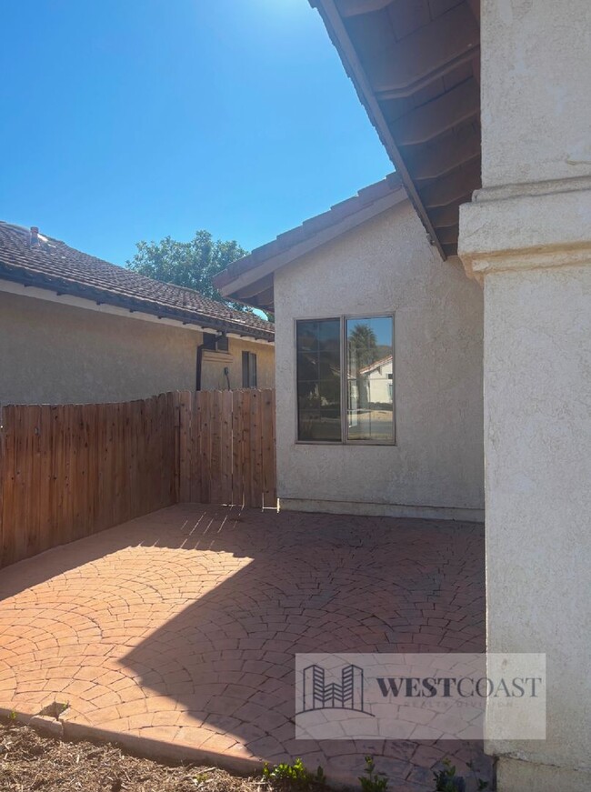 Building Photo - Charming Two-Story Home in Oceanside's Nor...