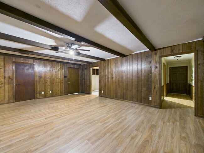 Foto del edificio - 4 Bedroom/3 Bathroom Home Available NOW!