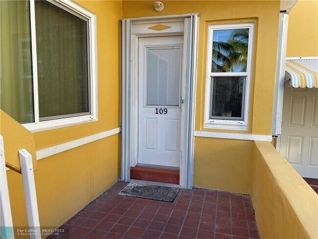 Foto del edificio - 321 Roosevelt St