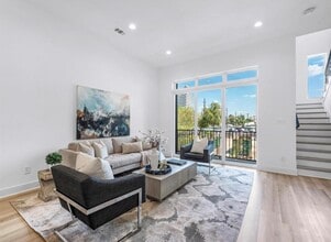 Building Photo - 5910 Val Verde St