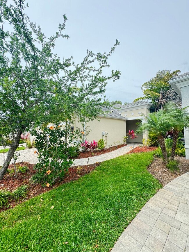 Building Photo - Annual unfurnished 2-bedroom 2-bathroom Villa