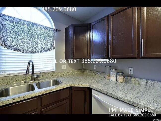 Foto del edificio - 2296 N 790 W St