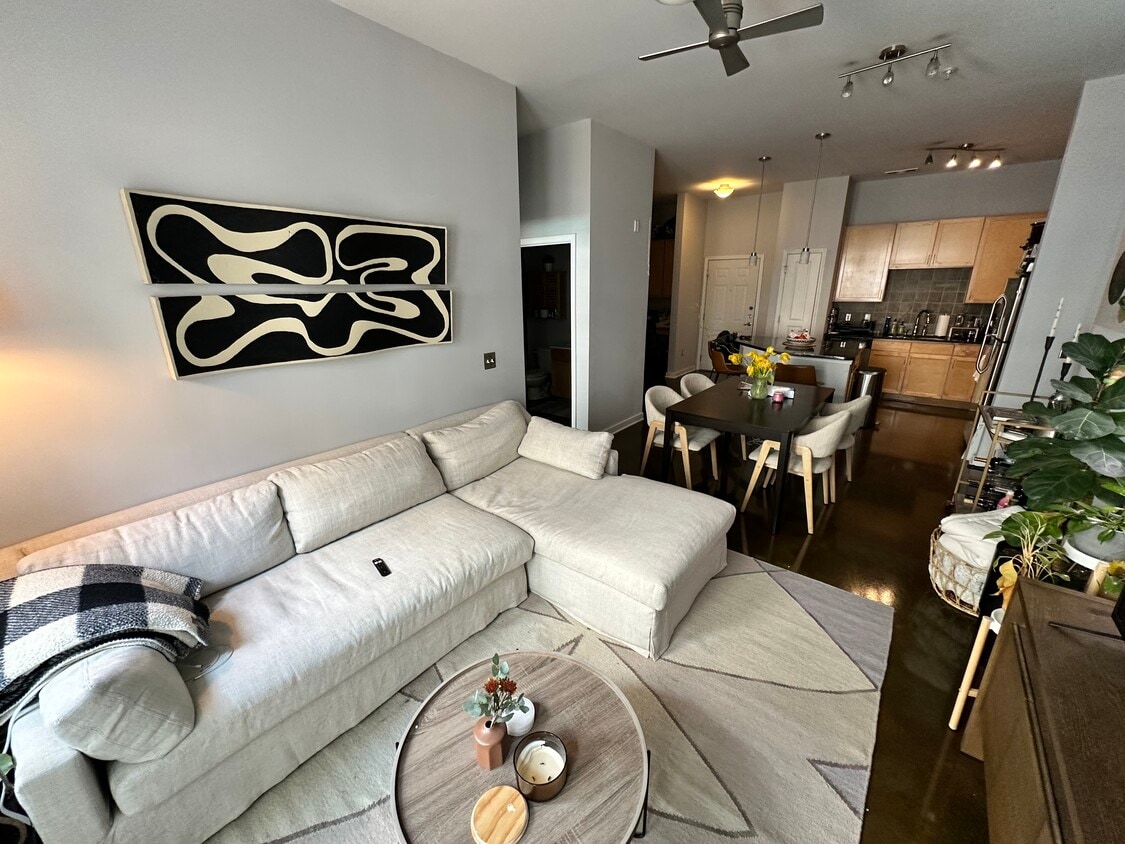 Foto principal - 3000 Vanderbilt Pl