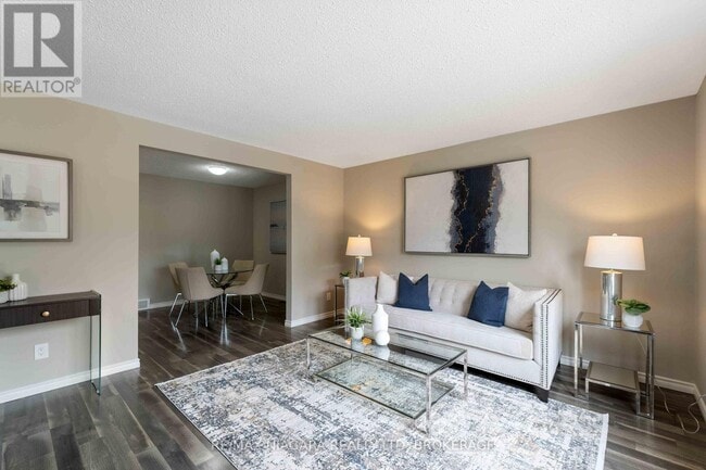 Building Photo - 8299 Mundare Crescent