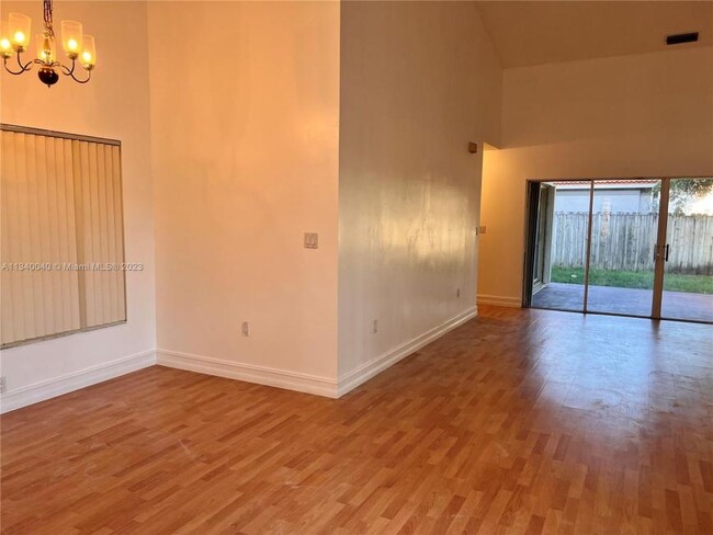Building Photo - 3 bedroom in Miami Gardens FL 33055