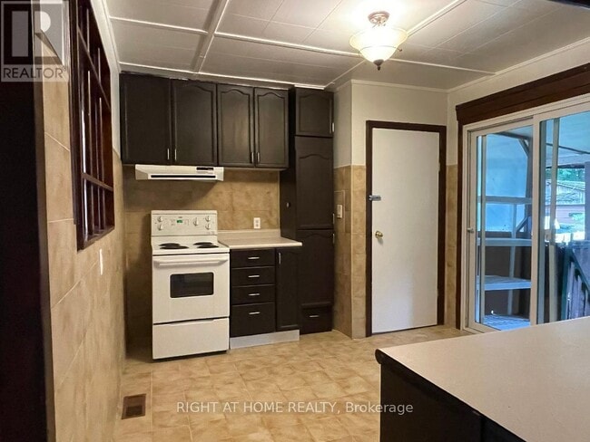Building Photo - 265 Shorecrest Rd