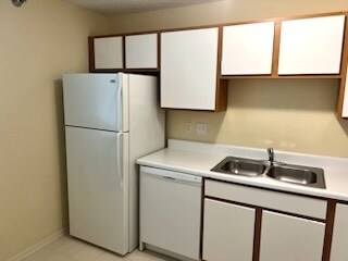 Building Photo - Bright and spacious condo unit in Prior La...