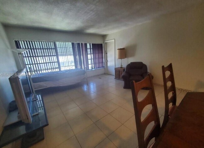 Foto del edificio - 16701 NE 14th Ave