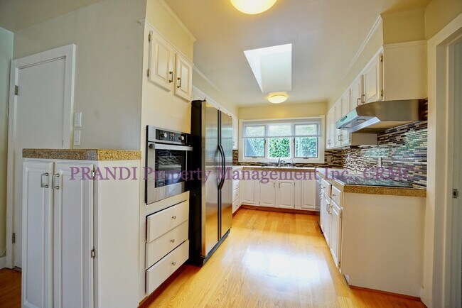 Foto del edificio - Application Pending - Beautiful 1-Level Lo...