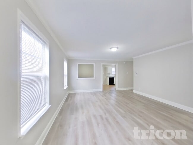 Building Photo - 4518 Connaught W Dr